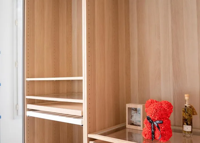 Entier Avec Balcon Sur Cour à Appartamento *