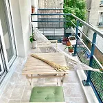 Entier Avec Balcon Sur Cour A