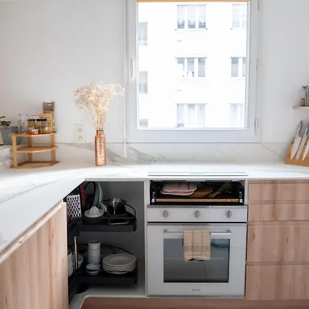 شقة Entier Avec Balcon Sur Cour A *