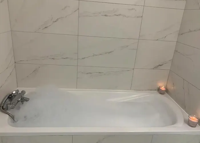 شقة Entier Avec Balcon Sur Cour A *