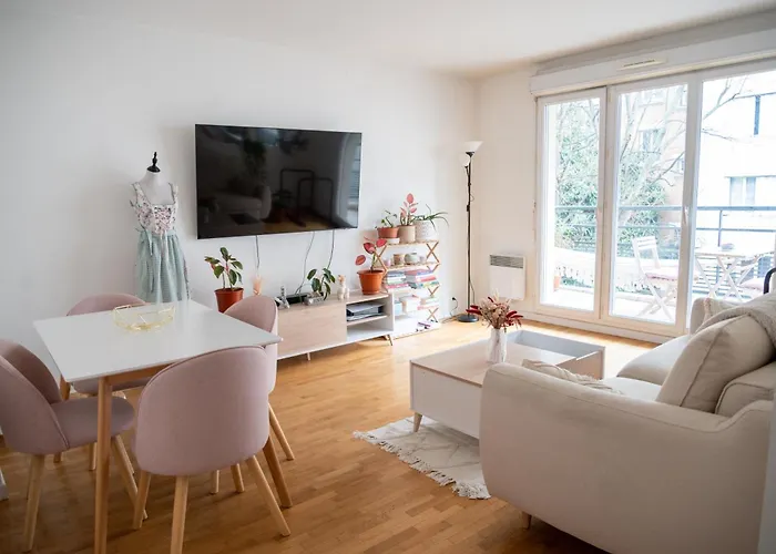 Entier Avec Balcon Sur Cour A